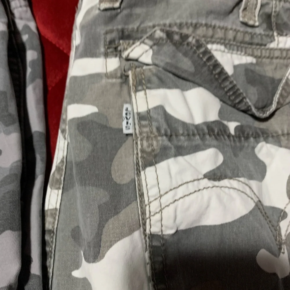 Levi's Men's Gray Camo Cargo Shorts - Pair